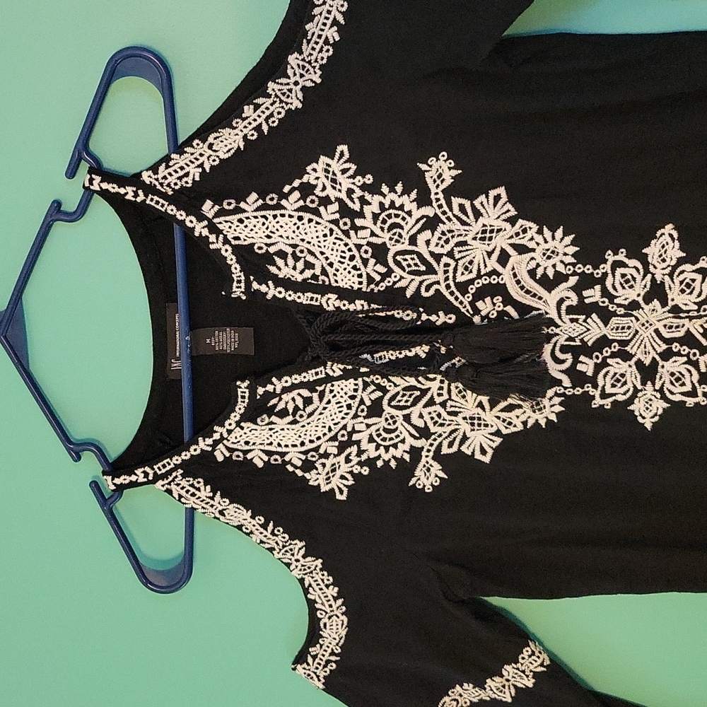 INC  International Concepts Black and white cold shoulder top - Picture 2 of 5